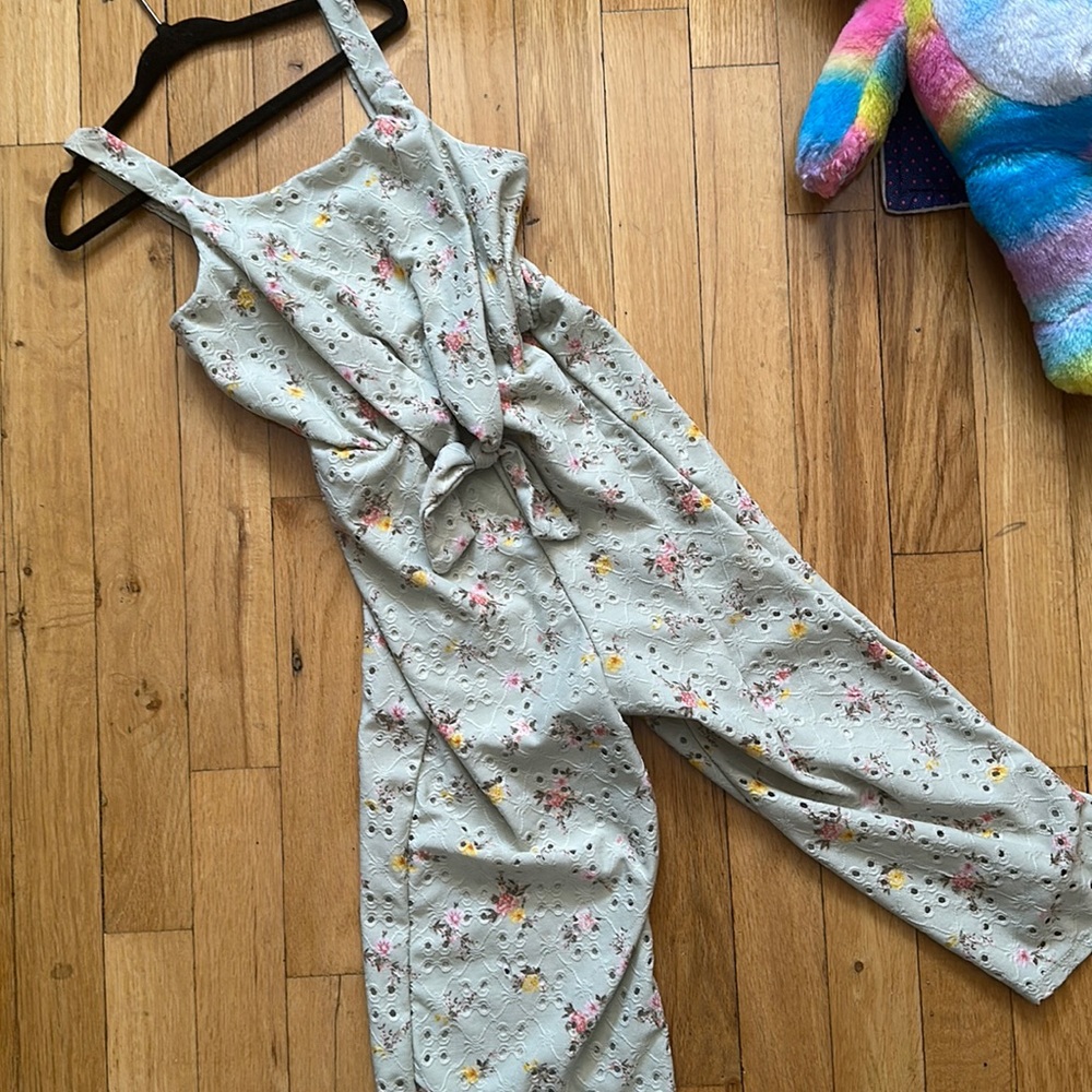 Kids Jumper Size 5-7